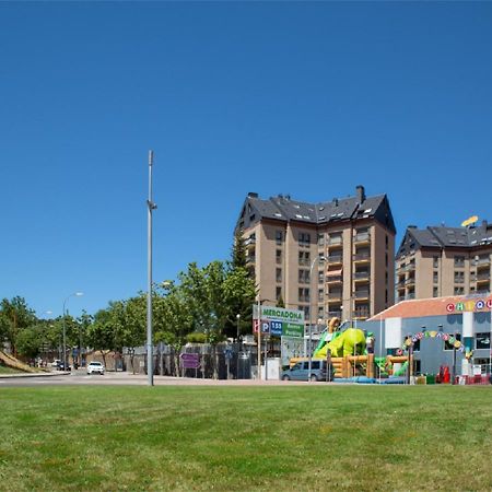 Apartamento Jaca Leilighet Eksteriør bilde
